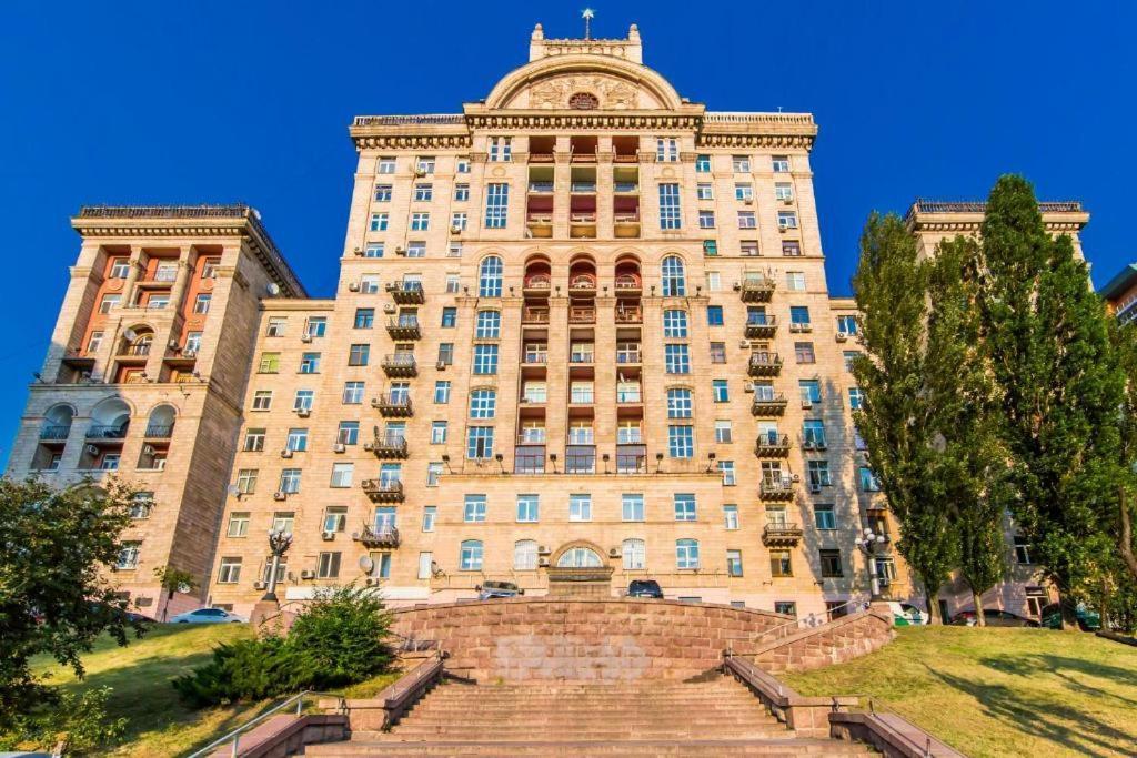 Апартаменти 3-Кімнатні, Метро Хрещатик Kiev Dış mekan fotoğraf